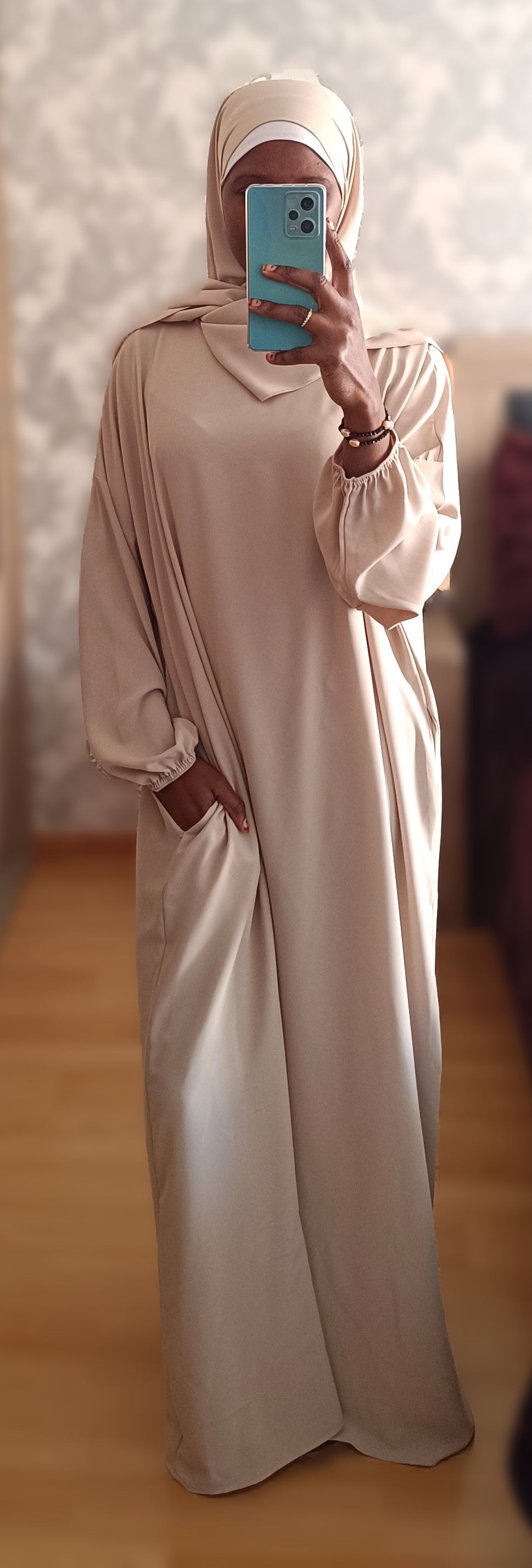 Abaya con hijab integrado tela Seda Medina