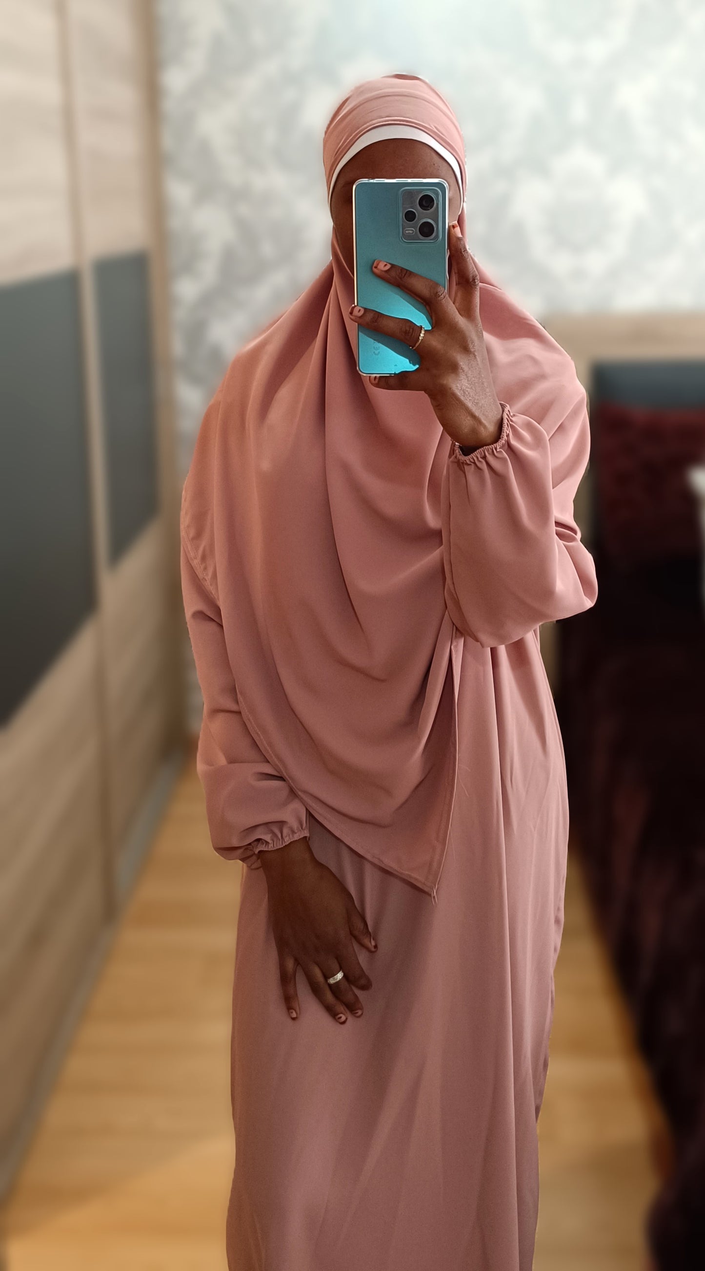 Abaya con khimar tela Seda Medina