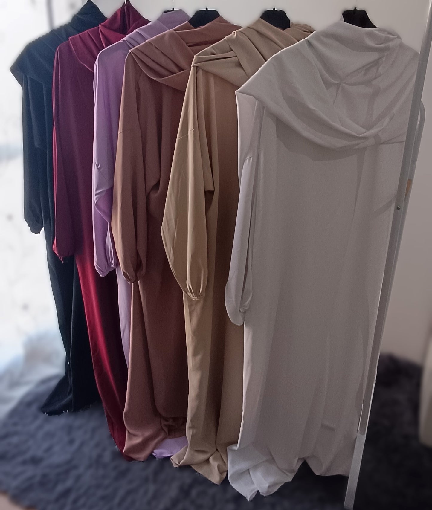 Abaya con hijab integrado tela Seda Medina